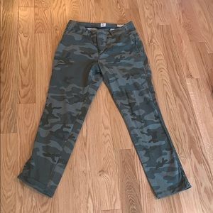 Camouflage girlfriend chino pants